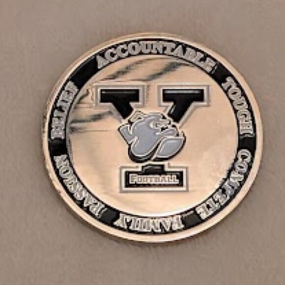 O2 YALE Coin - Picture 1 of 4